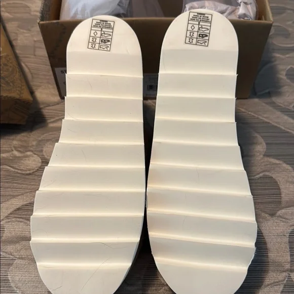 Free People Tan Platform Slides with Whipstitch Detailing - Picture 4 of 6